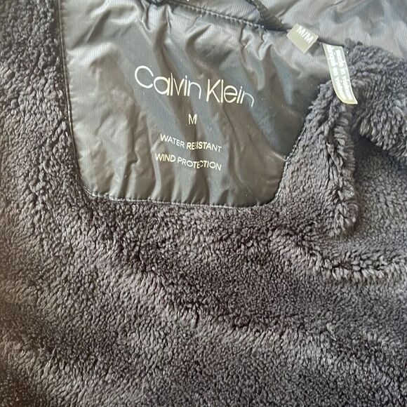 Calvin Klein Water Repellent Jacket.
NEW - Picture 3 of 5